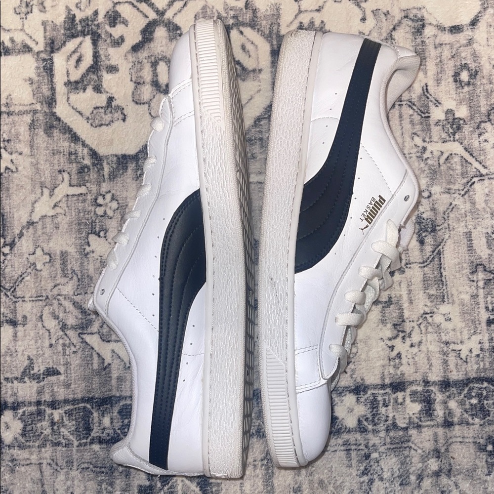 Puma White Sneakers with Black Formstrip